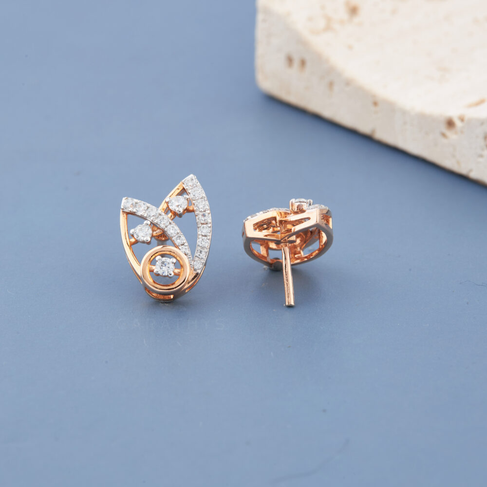 Two corner diamond earrings