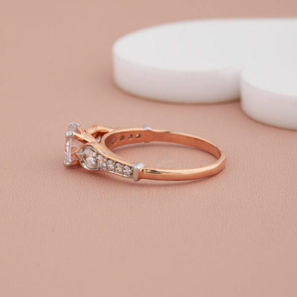 Brielle diamond ring - Image 2